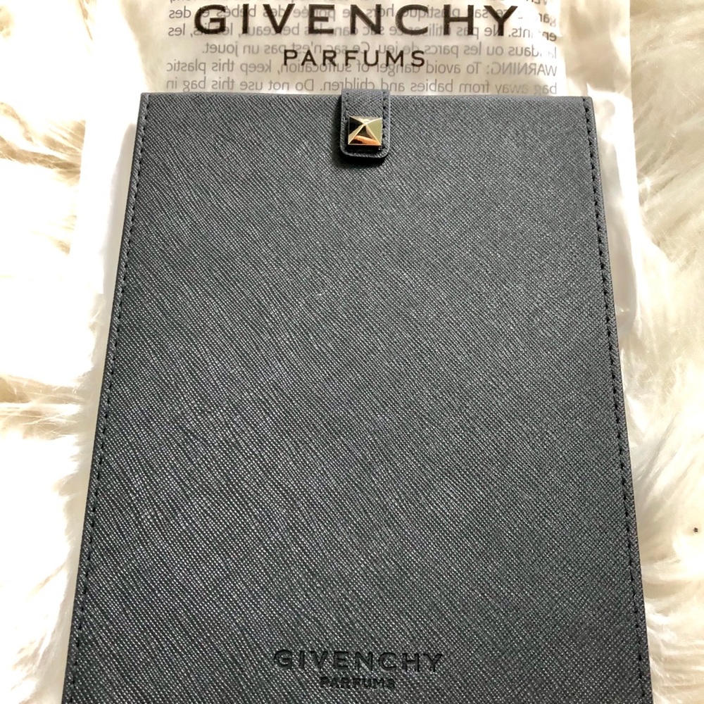GIVENCHY Timeless Mirror